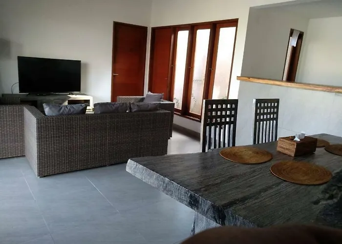 Titi Villa Bringkit